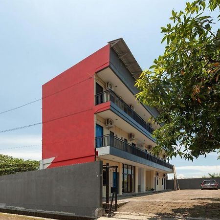 Richmond Guest House Cirebon Redpartner Exterior foto