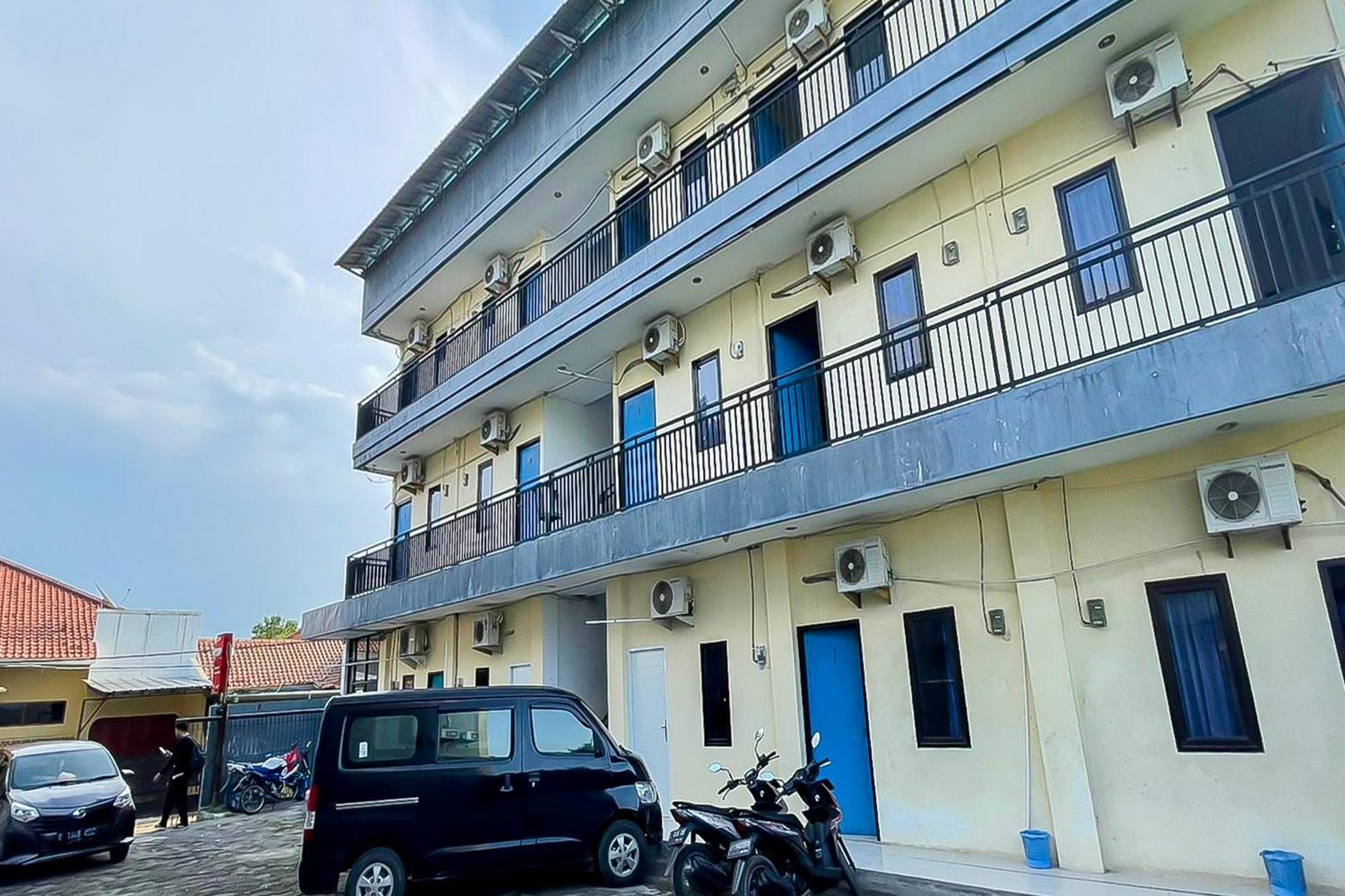 Richmond Guest House Cirebon Redpartner Exterior foto